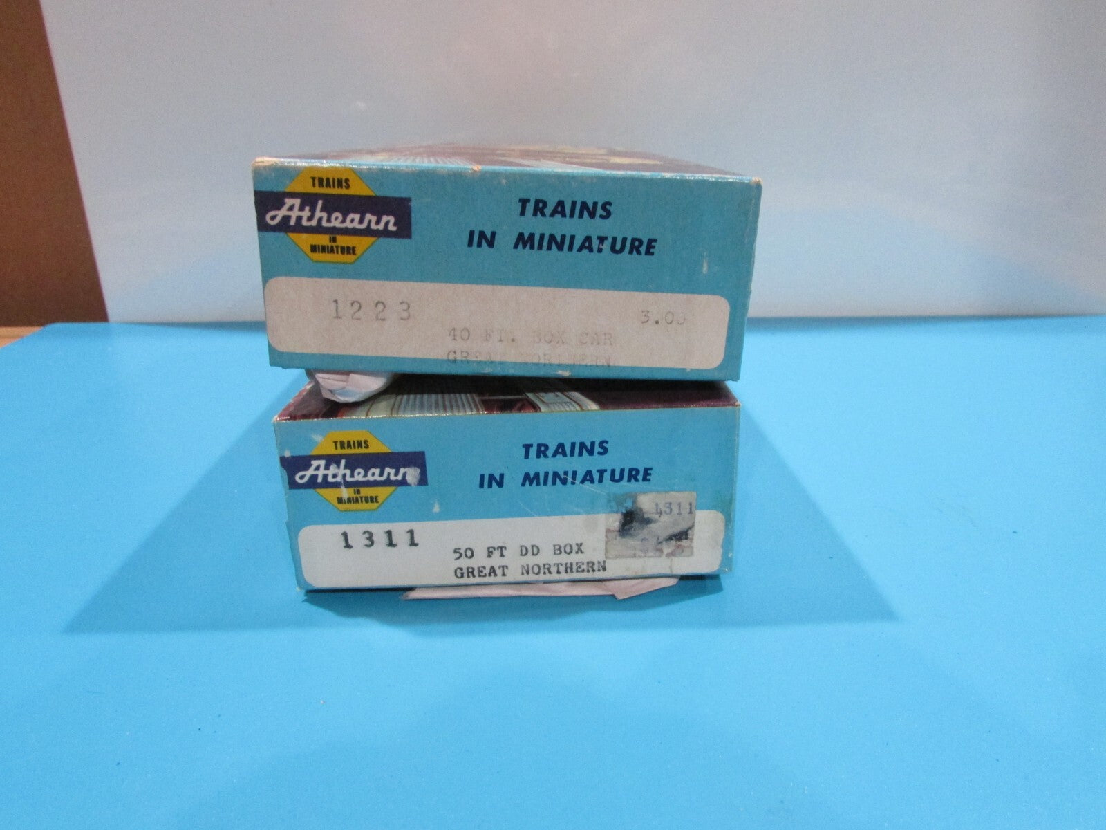 HO Scale Athearn (2) Freight Cars Kits  Great Northern Lot#1002