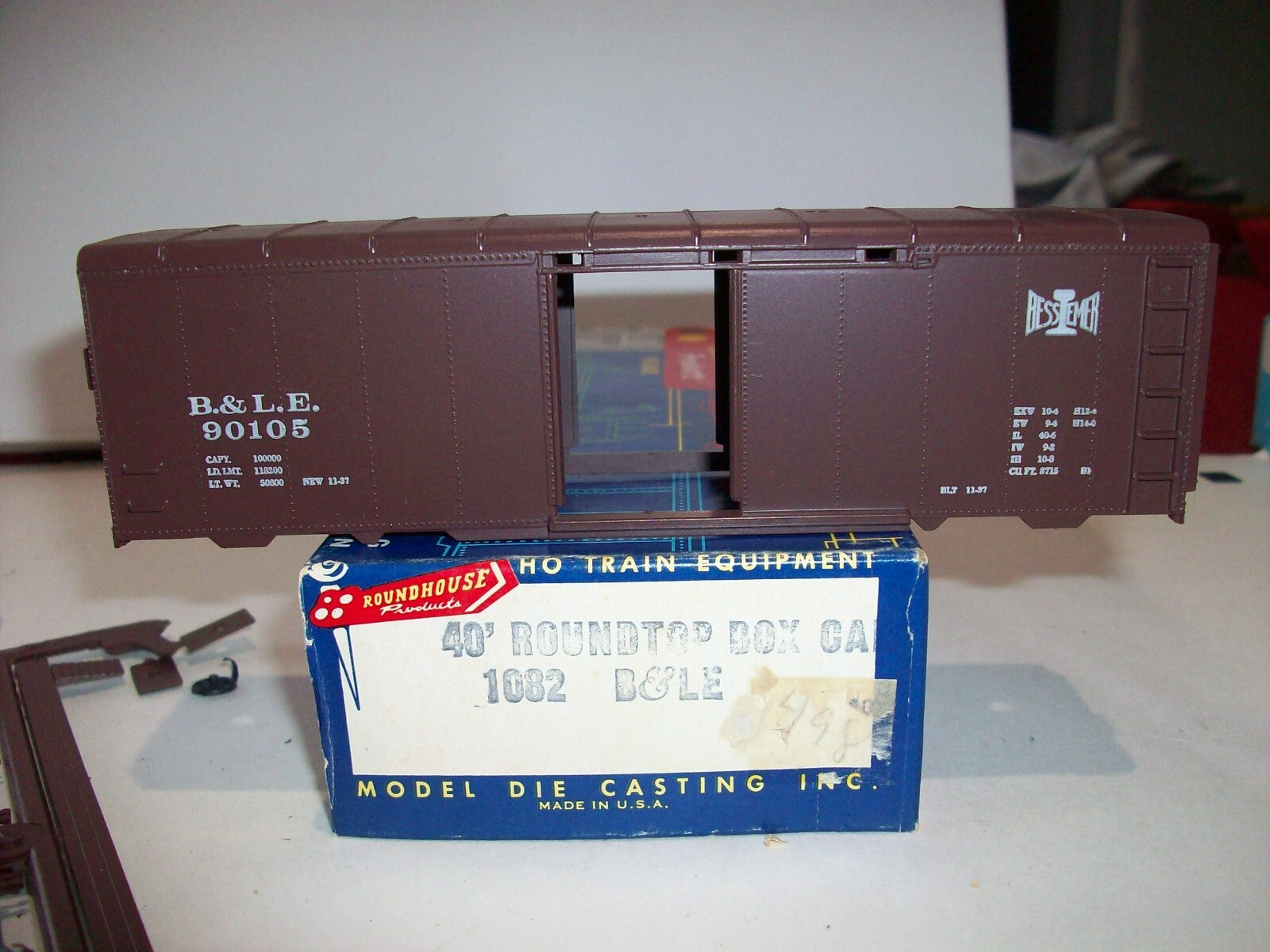 HO Scale Roundhouse 1082 Roundtop Boxcar B.& L.E Car KIT Lot#0554
