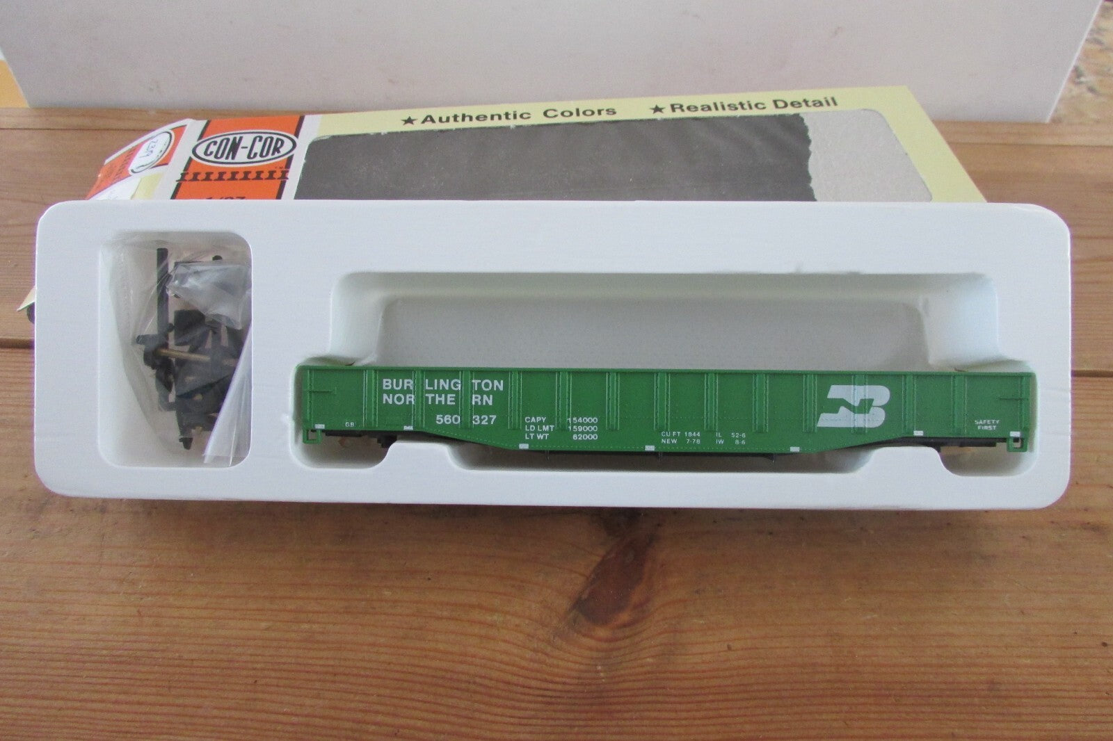 HO Scale Con-Cor 01-009011 54' Mill Gondola Burlington Northern#560327 Lot#2796