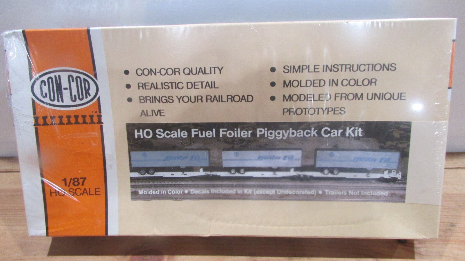 HO Scale ADD-ON kit Con-Cor  Fuel Foiler Flat with Santa Fe Lot#3874