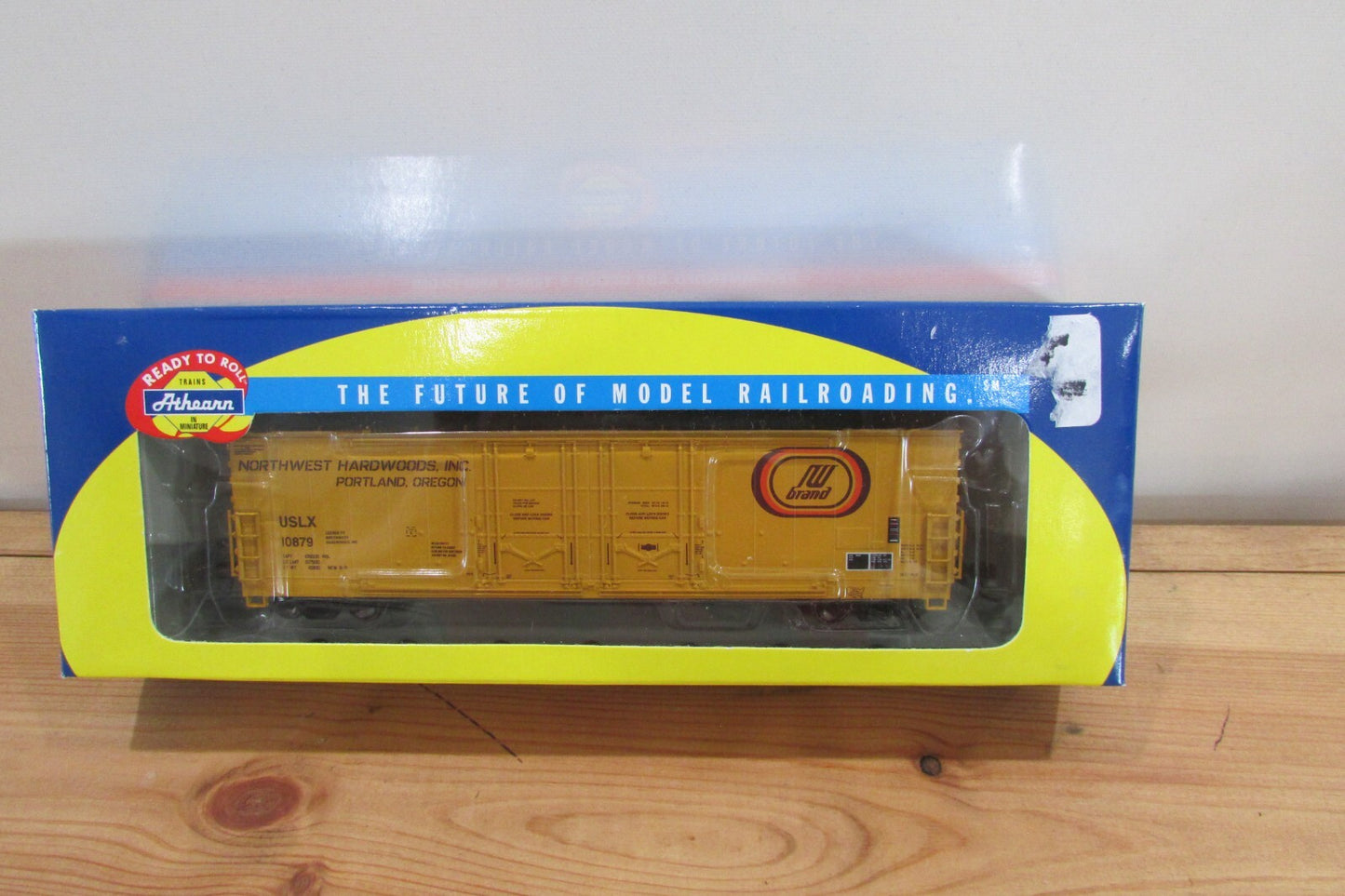 HO Scale Athearn 91368 50' DPD Boxcar Northwest Hardwoods