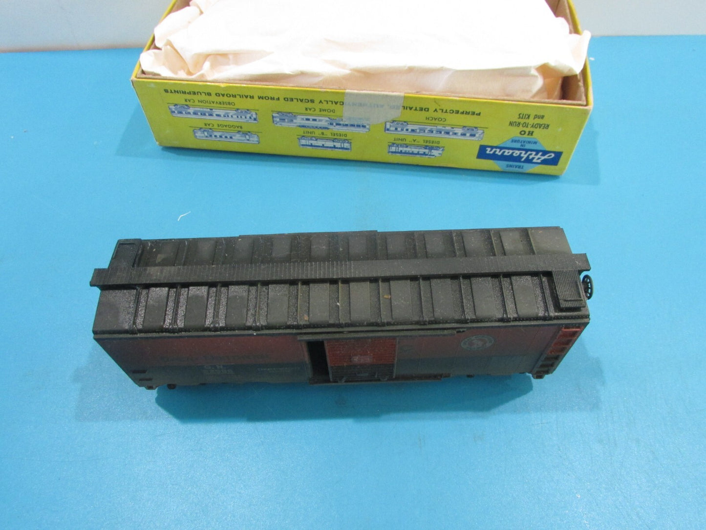 HO Scale Athearn Great Northern Box Car Lot#2426