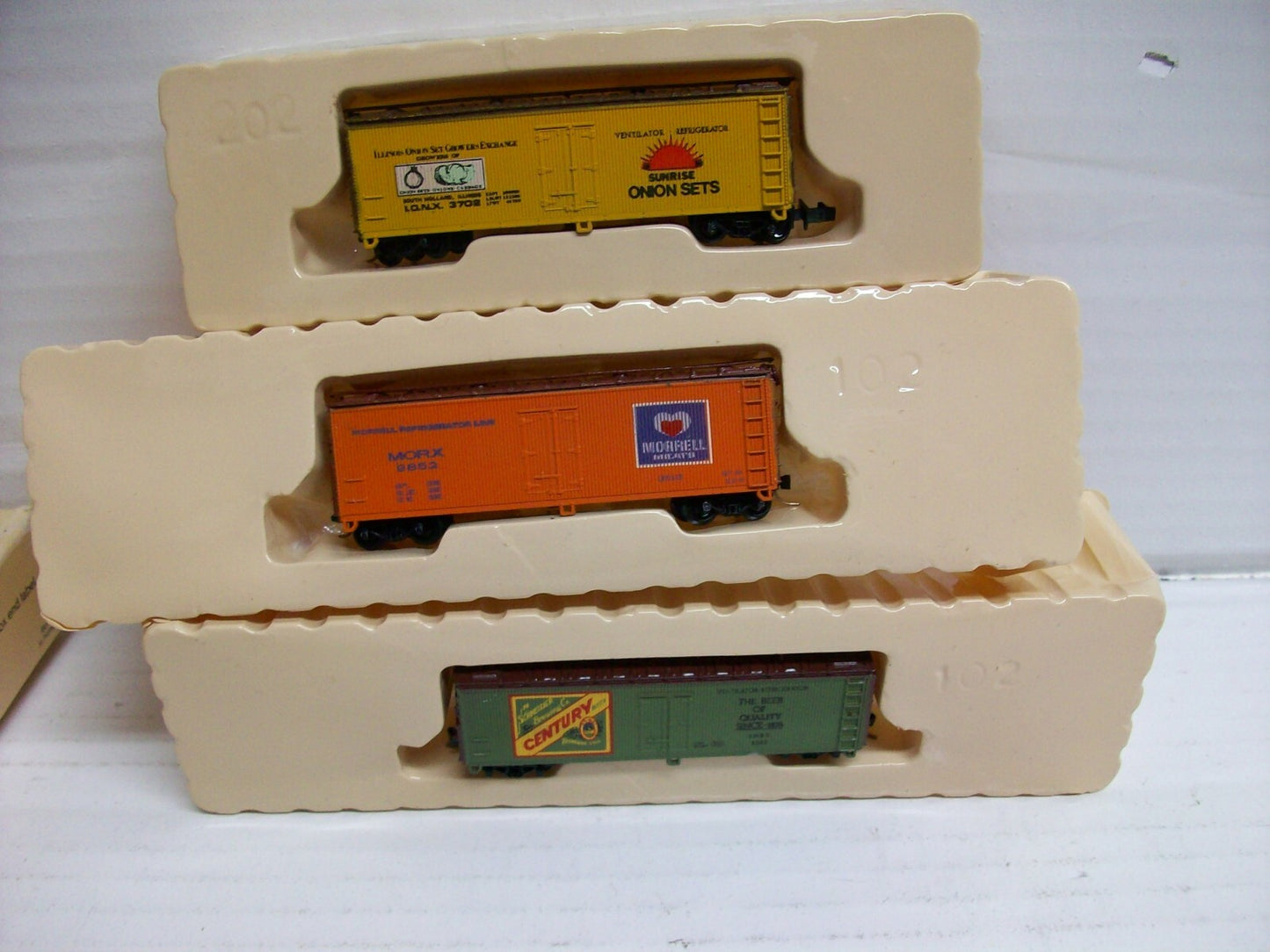 N Scale Con-Cor 0001-135201 40' Steel Wood Reefer Brewers' 3pack N02
