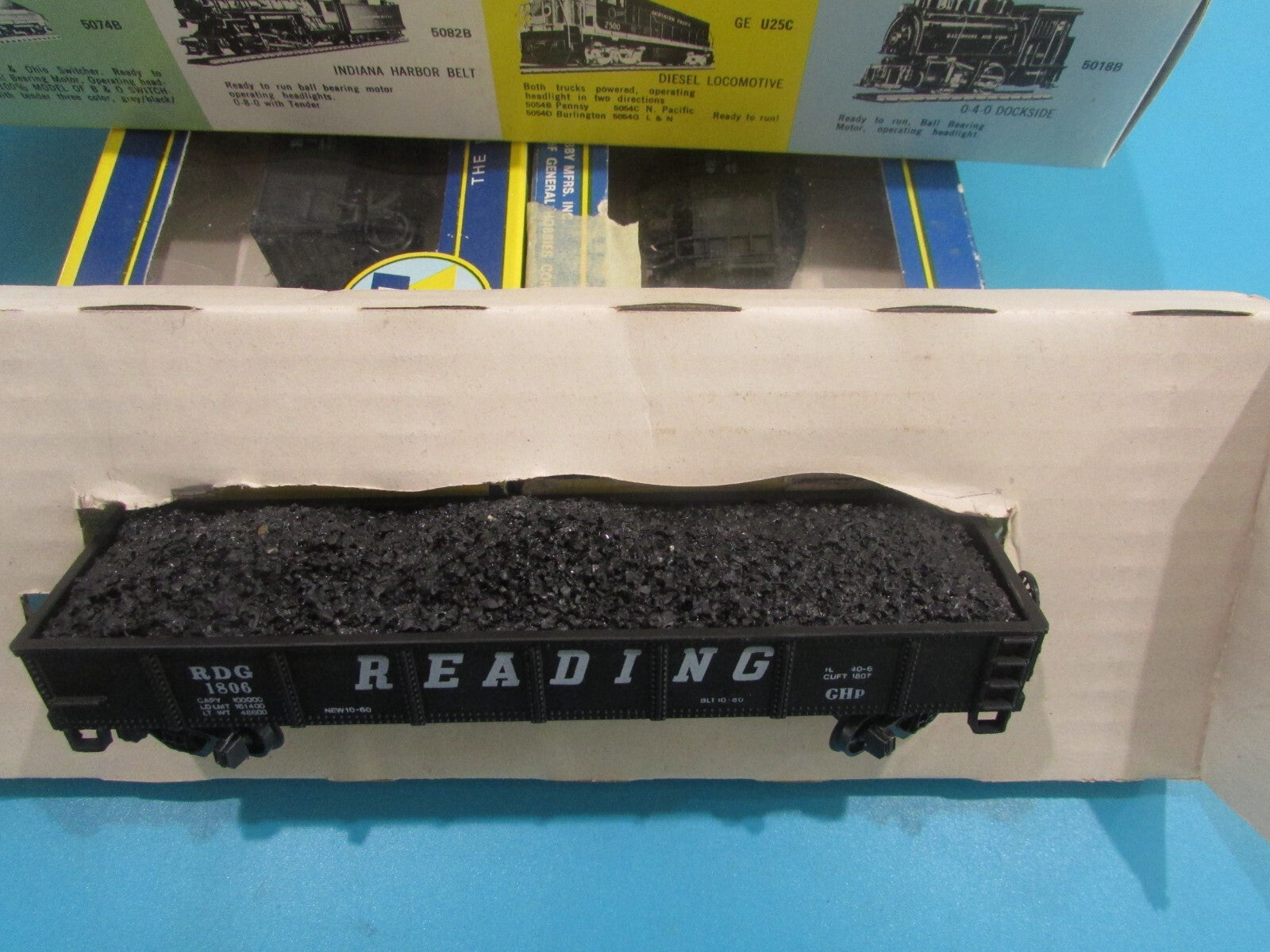 HO Scale AHM (3) Gondolas Car with Load Reading (same numbers)  Lot#3567