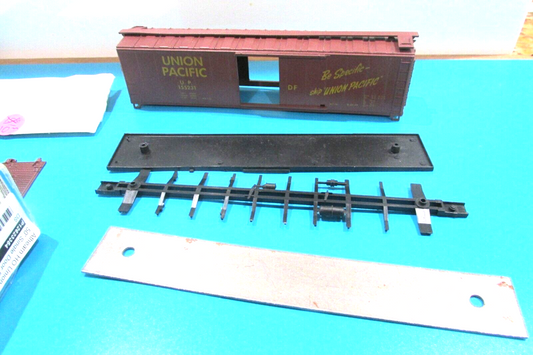HO Scale Athearn 12623354 50 Single Door Boxcar Union Pacific Kit