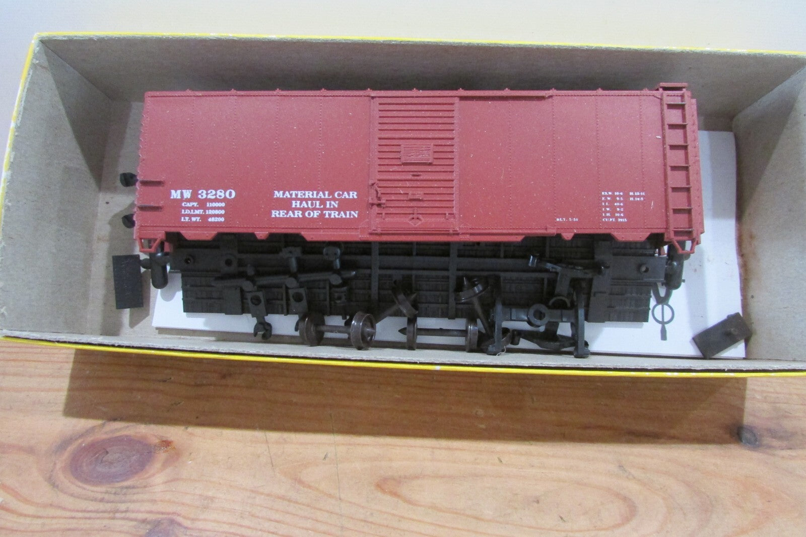 HO Scale Accurail 3285 40' Steel AAR Box Car M OF W OXIDE