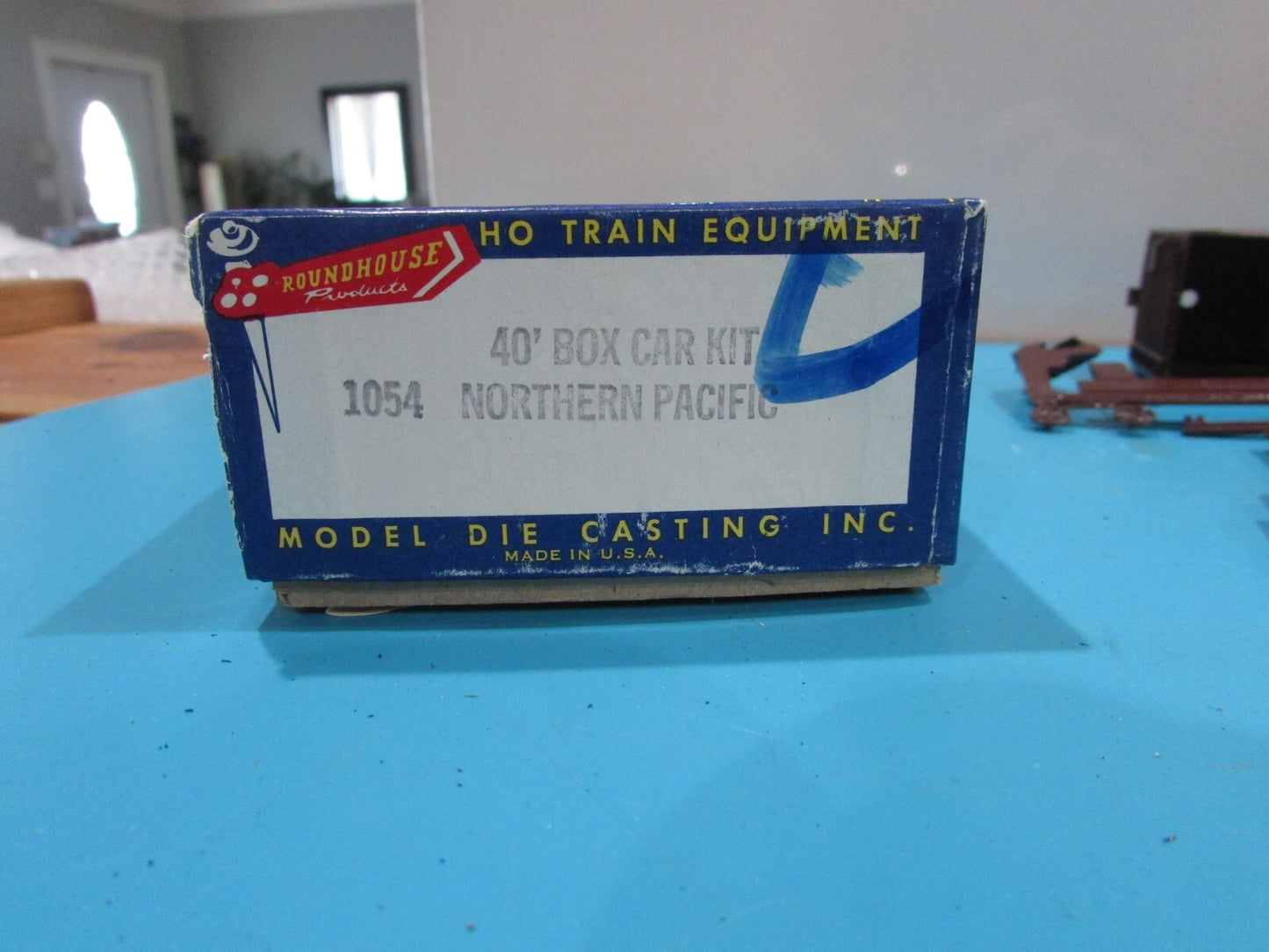 HO Scale RoundHouse 1054 40' Box Car Kit Northern Pacific RH4281