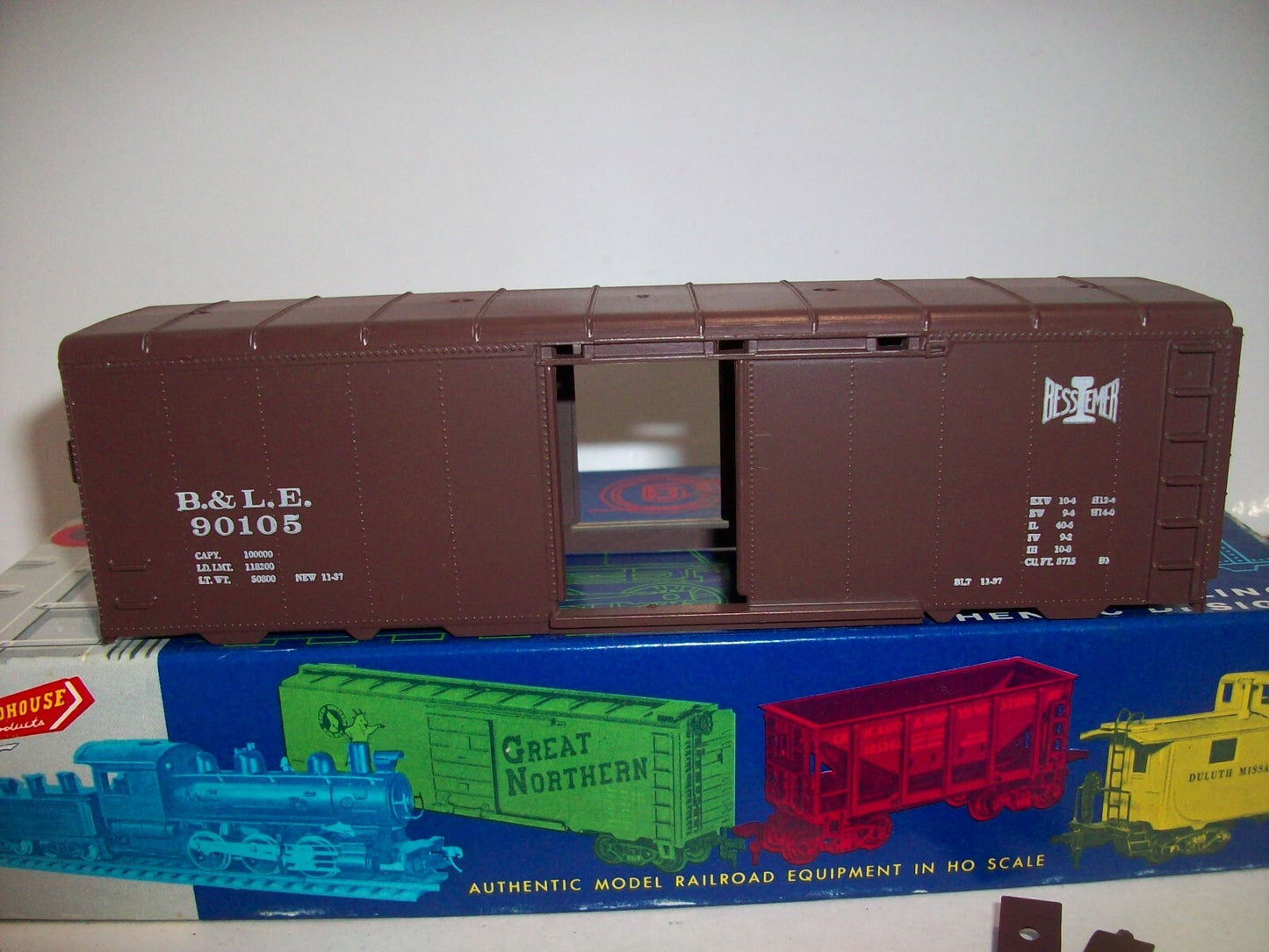 HO Scale Roundhouse 1082 Roundtop Boxcar B.& L.E Car KIT Lot#0554