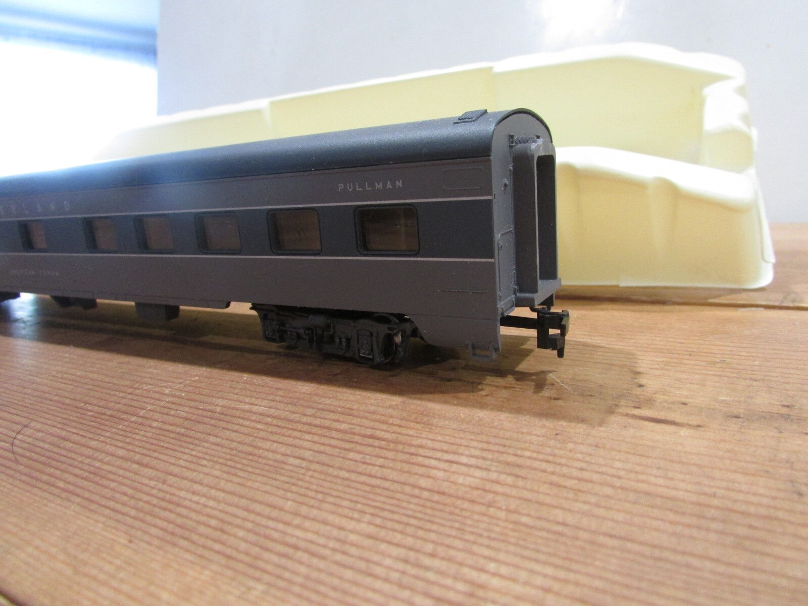 HO Scale AHM/Rivarossi UP Overland Passenger Car  Lot#3551