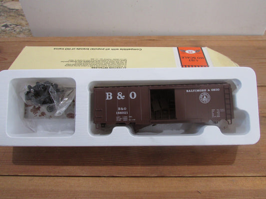 HO Scale Con-Cor 40' Box Car Kit Baltimore and Ohio #166021  LOT#3592