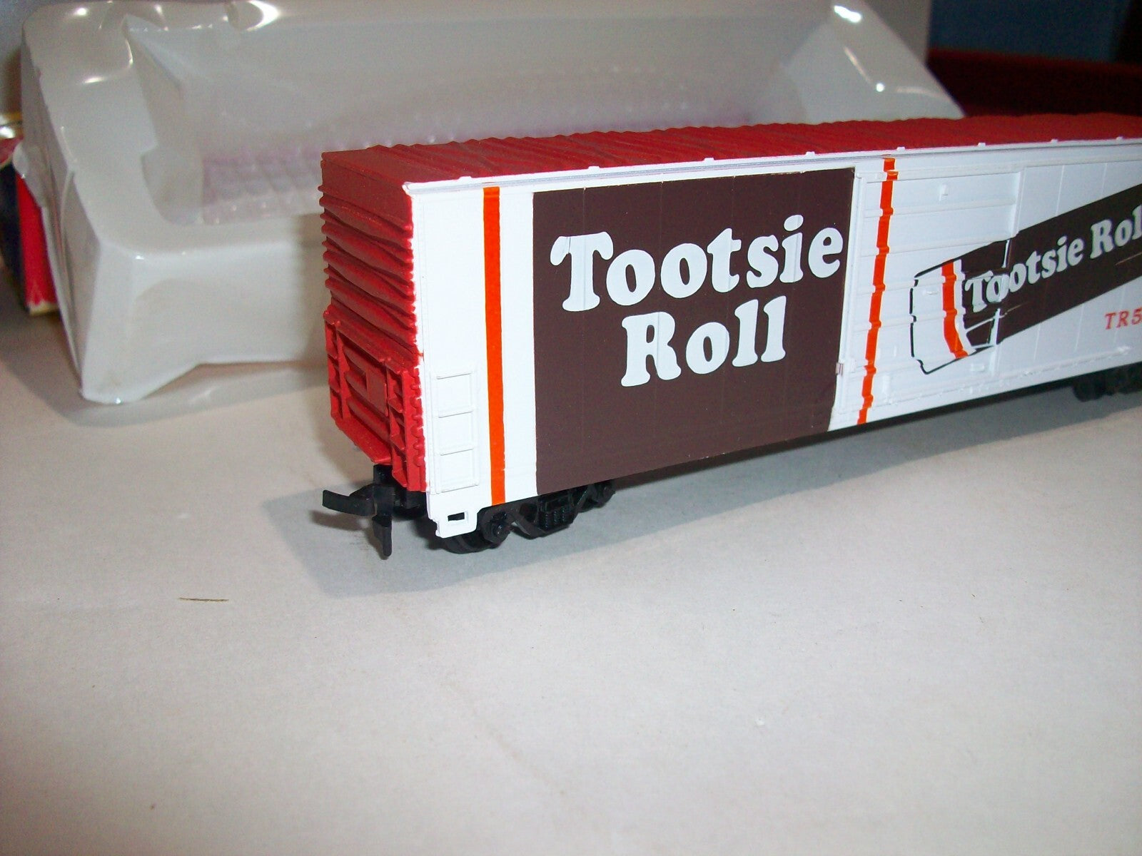 Ho Scale Life-Like 8422 50' Boxcar Toosie Roll Lot#0470