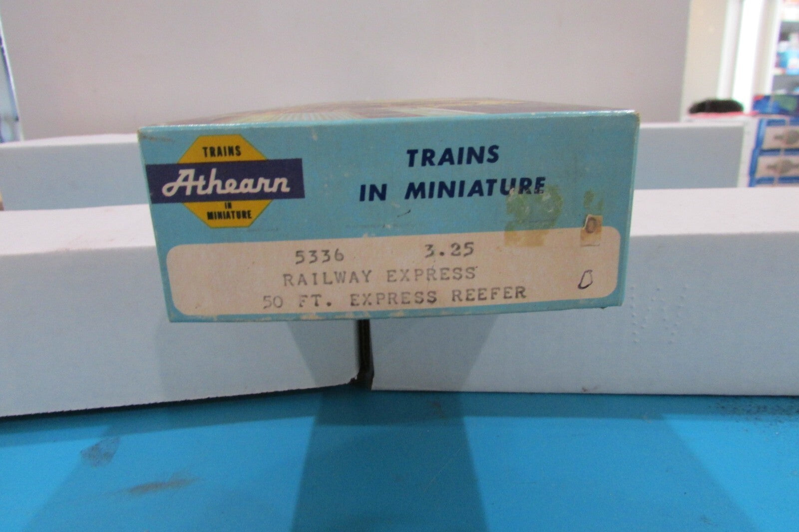 HO Scale Athearn 5336 50ft Express Reefer Railway Express RTR