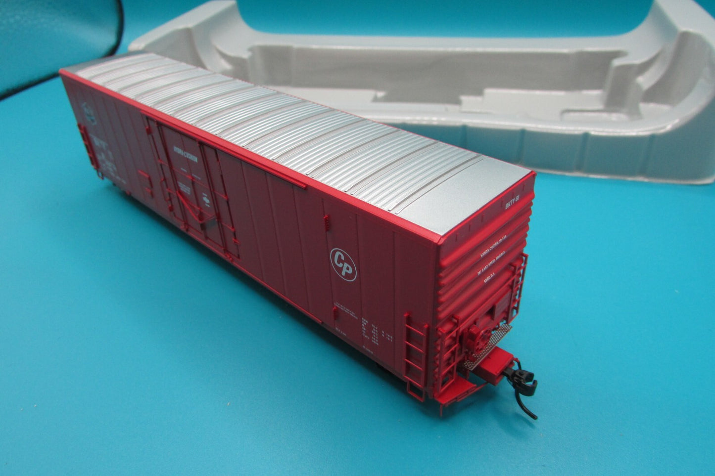 HO Scale Athearn G4304 50' P.C&F. Box Car  Smooth Side 10'-6" Plug Door Lot#4419