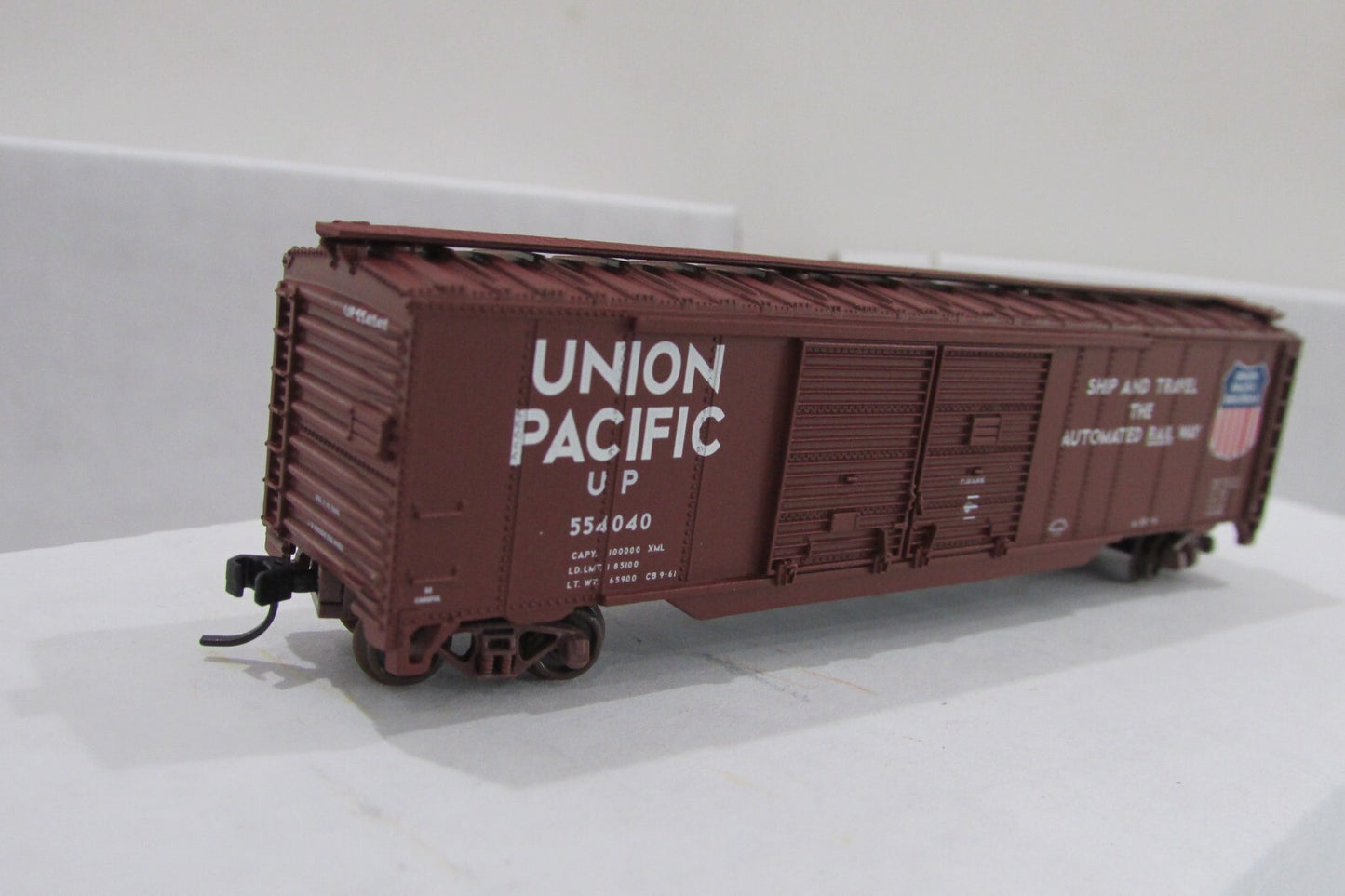 N Scale Atlas 36402 50' Double Door Box Car Union Pacific #554040