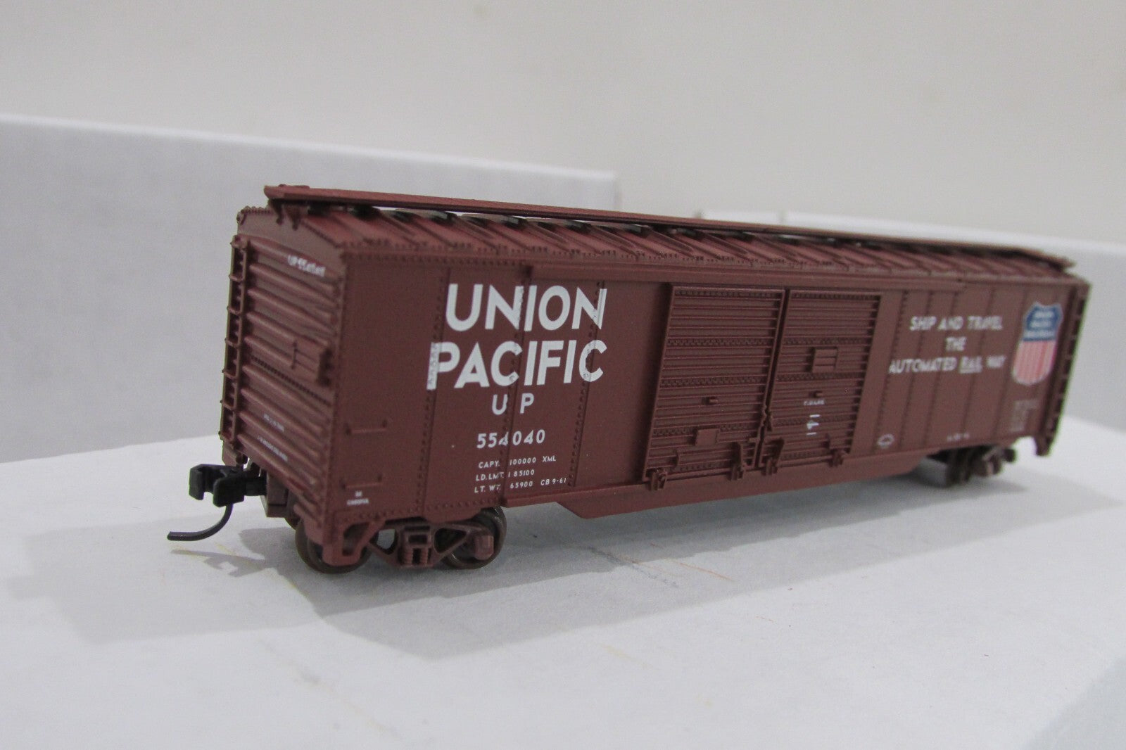 N Scale Atlas 36402 50' Double Door Box Car Union Pacific #554040
