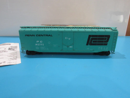 HO Scale Athearn 1327 50ft Boxcar Penn Central