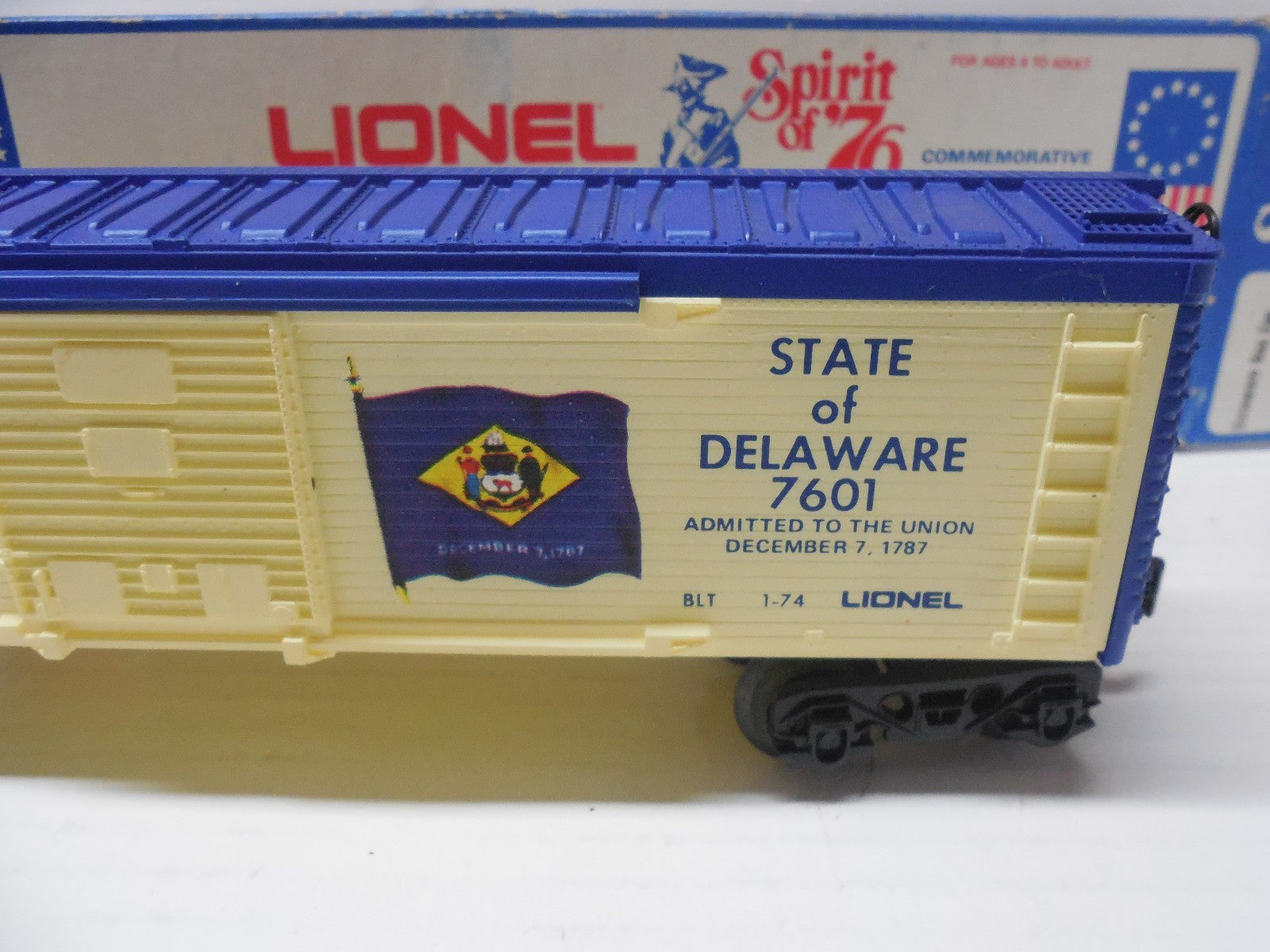 O SCALE Lionel 6-7601 State of Delaware Boxcar     