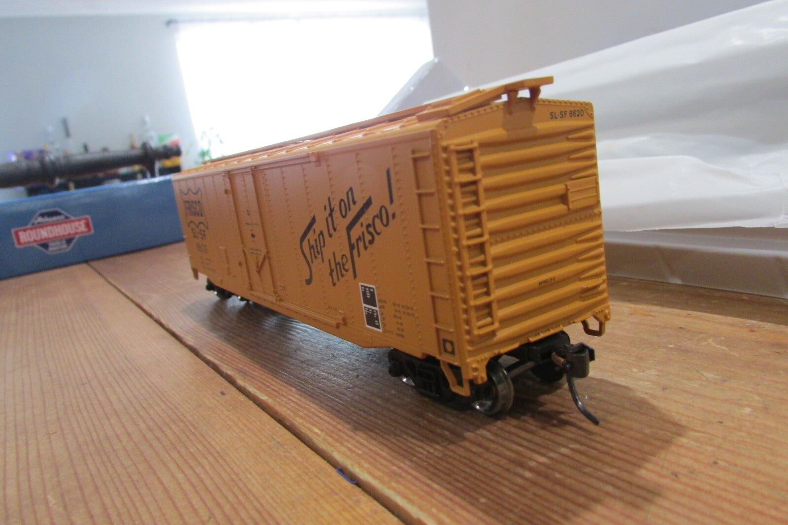 HO Scale Athearn/Roundhouse RND81463 50' PD Smooth BoxCar #8620 ATH4624