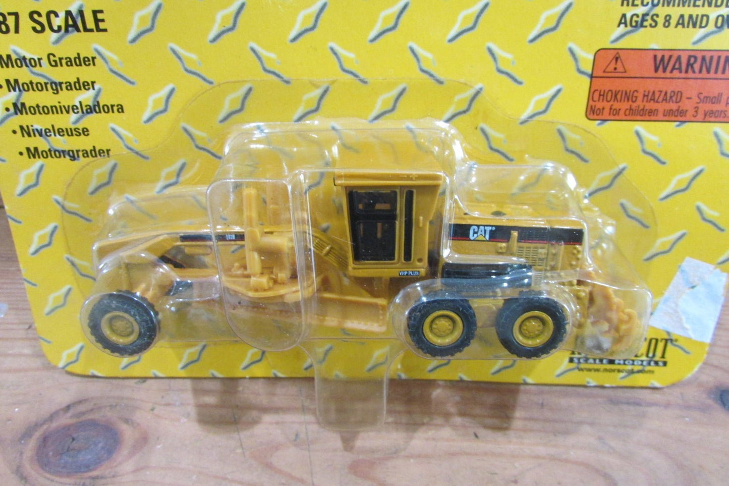 HO Scale/1:87 Scale Norscot 55403 Cat 163H Motor Grader Lot#5173