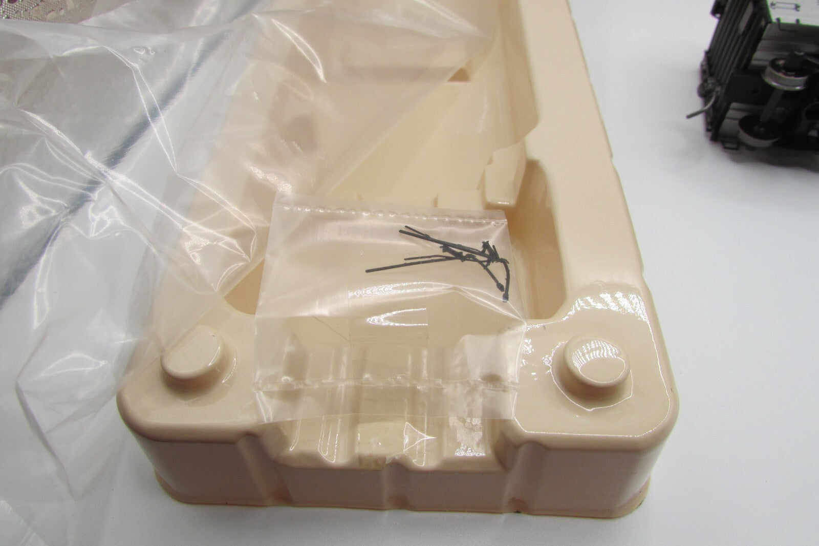 HO Scale Atlas 20-002-975 50' Plug Door Box Car  A4669