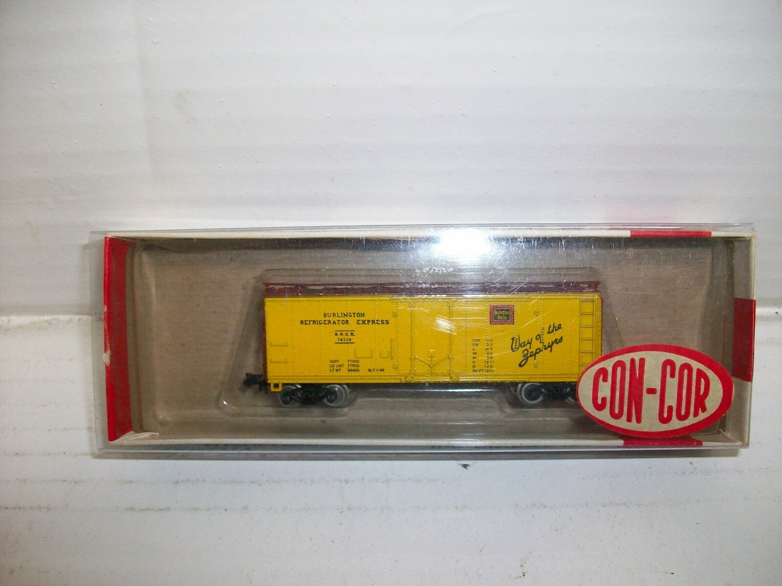 N Scale Con-Cor 1051-X 40' STL Reefer Car Burlington Refrigerator Express