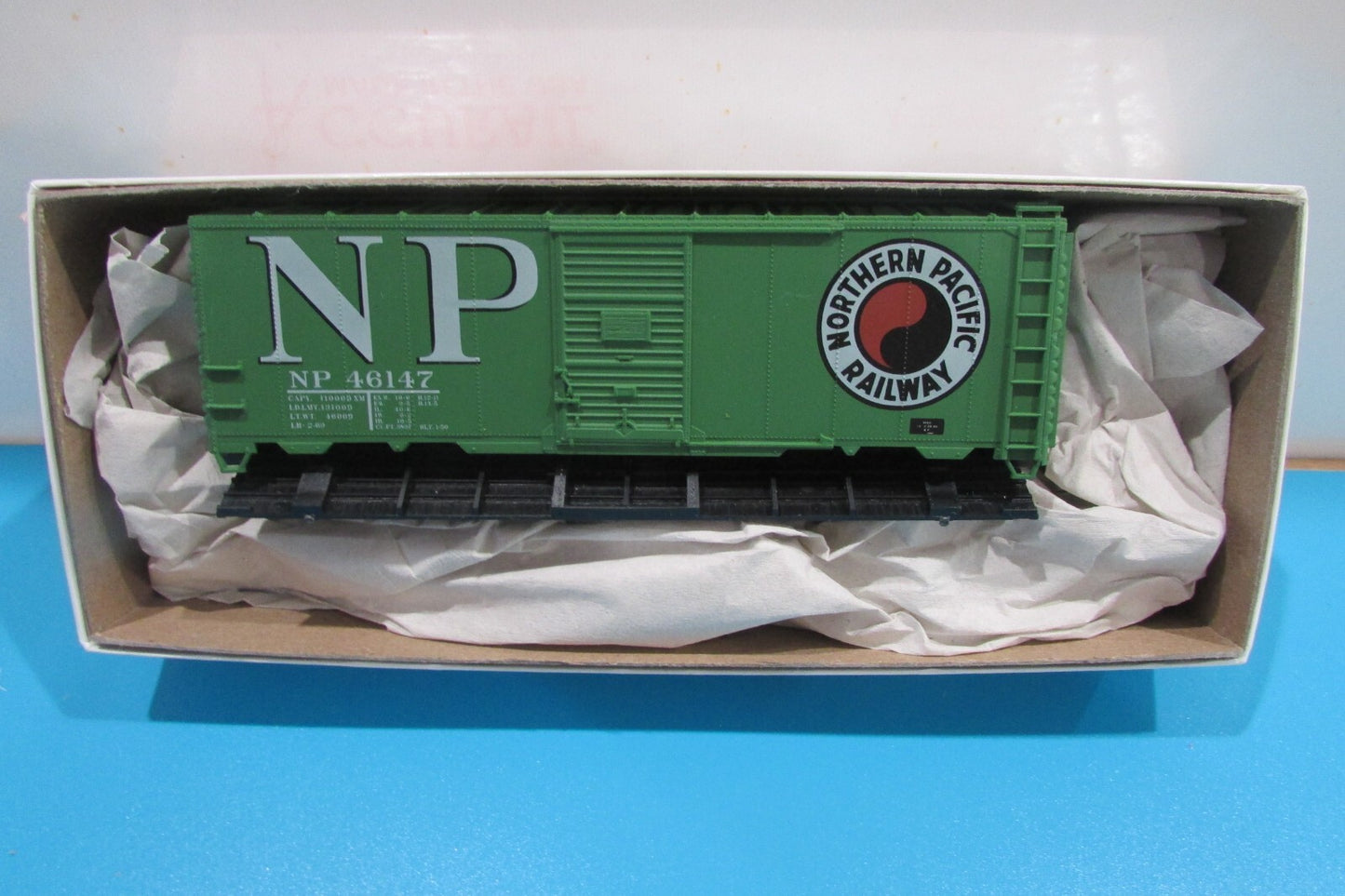 Ho Scale Accurail 3502940' Steel BoxCar Northern Pacific KIT Lot#0657