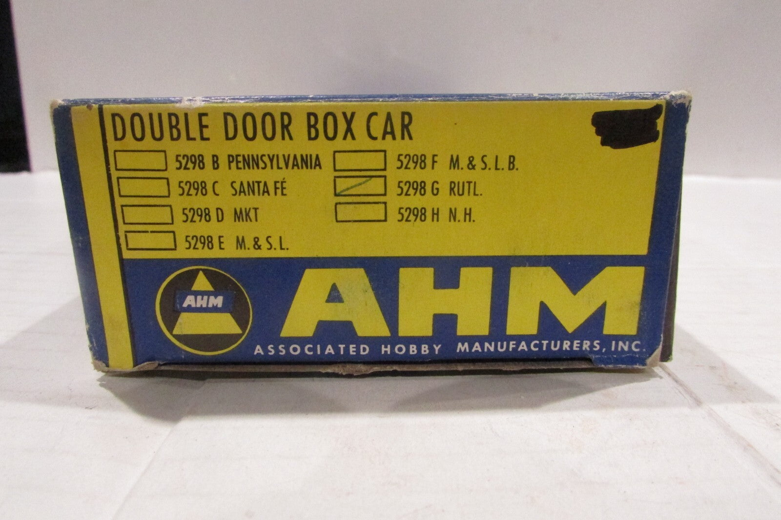 HO Scale AHM 5298-G Double Door Box Car RUTLAND