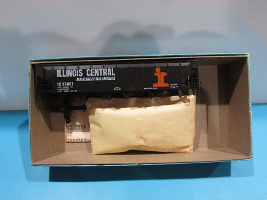 HO Scale Athearn 1759 4Bay Hopper Car LIllinois Central