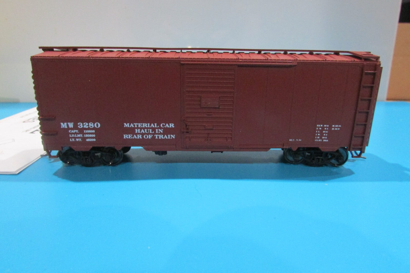 Ho Scale Accurail 3285 40' Steel AAR BoxCar M of W (oxide) Lot#0691