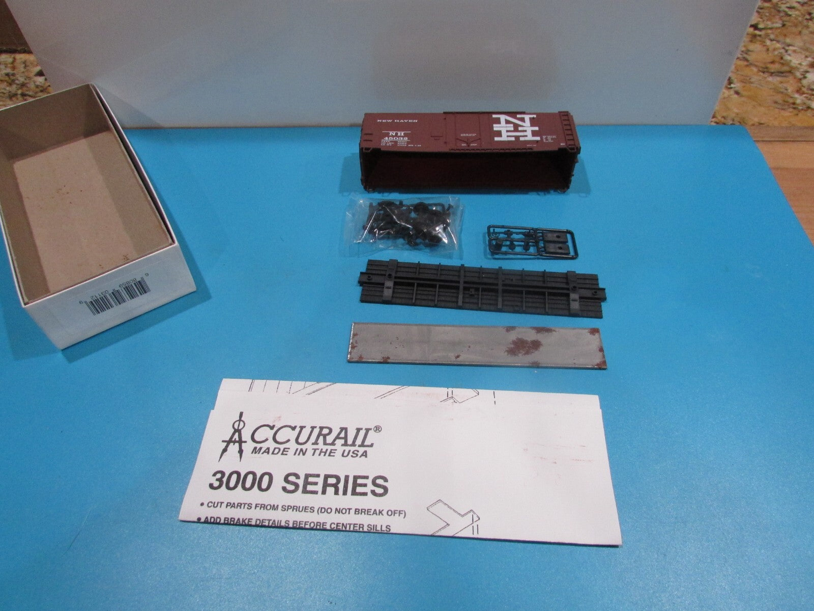 Ho Scale Accurail 3112 40' Plug Door Box Car New Haven Lot#1450