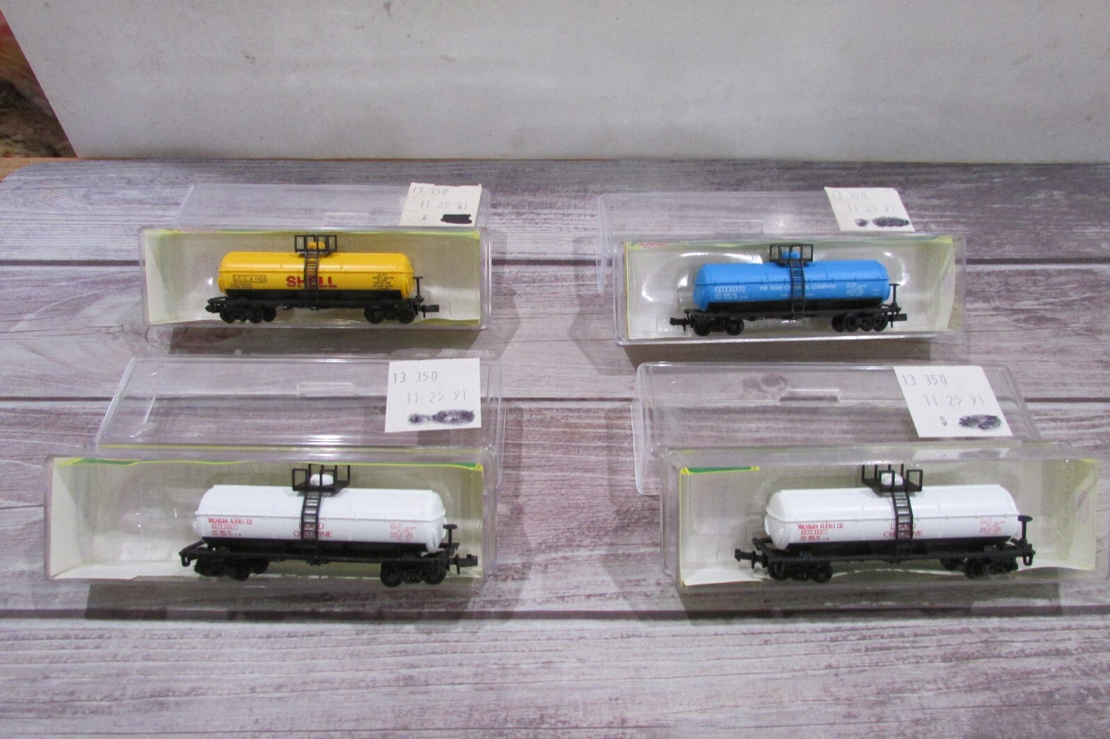 N Scale Model Power (4) Assorted Tank Cars   Lot#3074