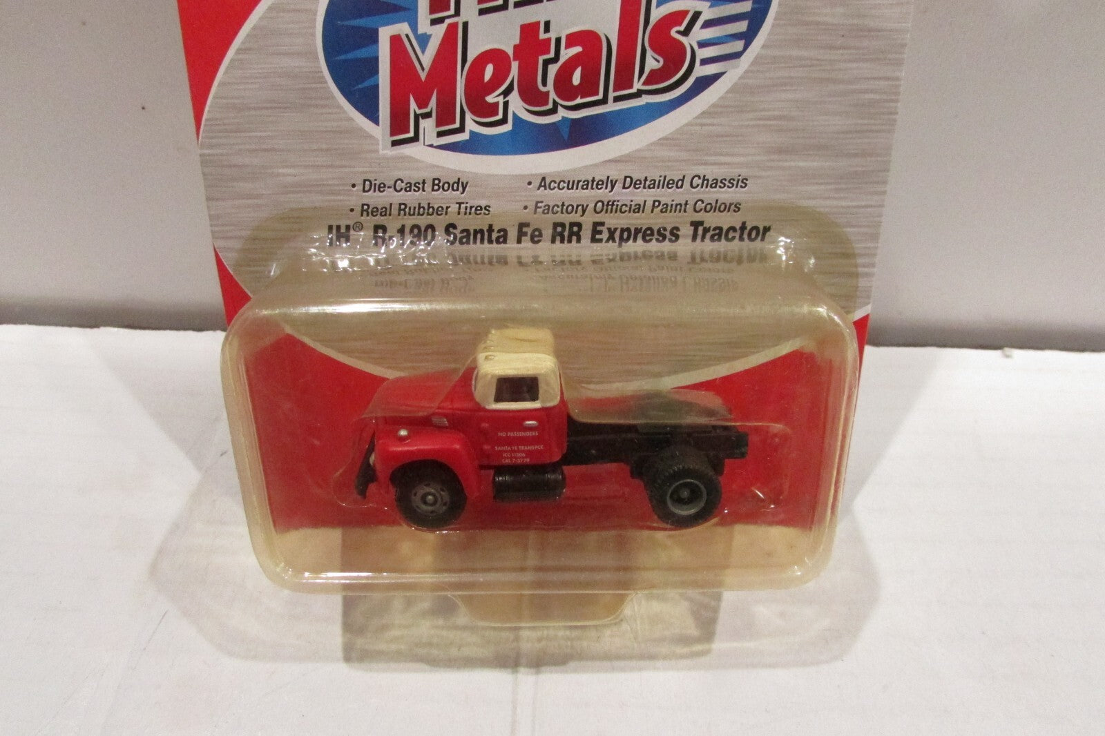 Ho Scale/1:87 Scale  Classic Metal Work 31119 IH R-190 Santa Fe RR Express Truck
