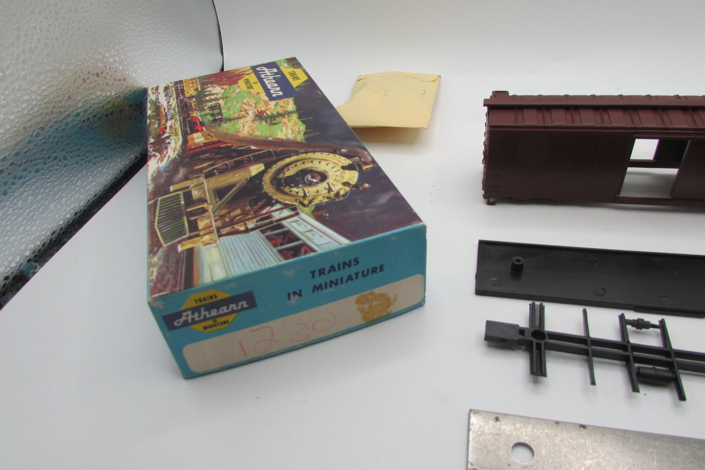 HO Scale Athearn 1230 40' Box Car Kit Undecorated ATH4801