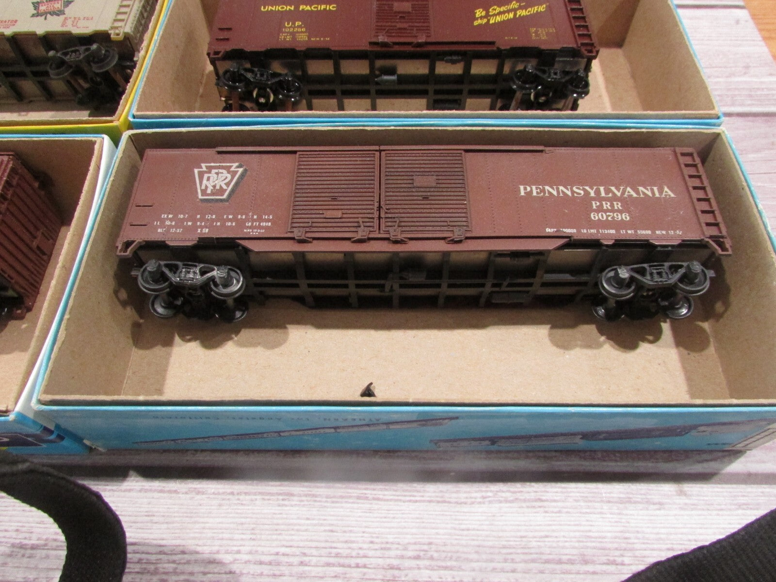HO Scale Athearn (6) Assorted Freight Cars Lot#3231