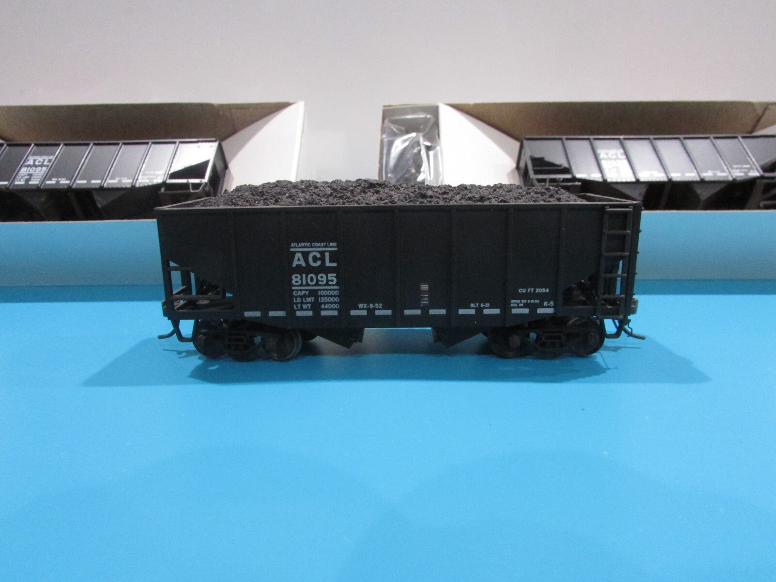 HO Scale Stewart Hobbies (3) Fishbelly 55Ton,6Panel 2Bay Hooper ACL Lot#0827