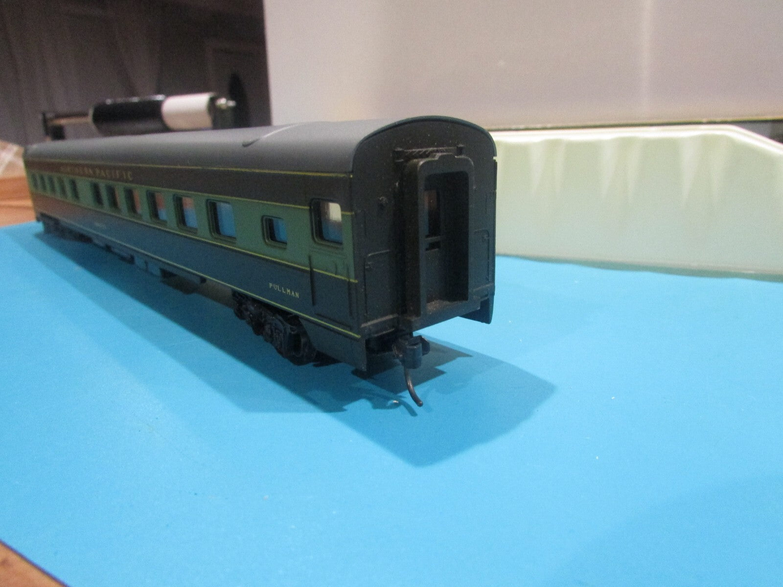 HO Scale AHM 1930 Sleeper 85ft Passenger Car Northern Pacific Lot#2135
