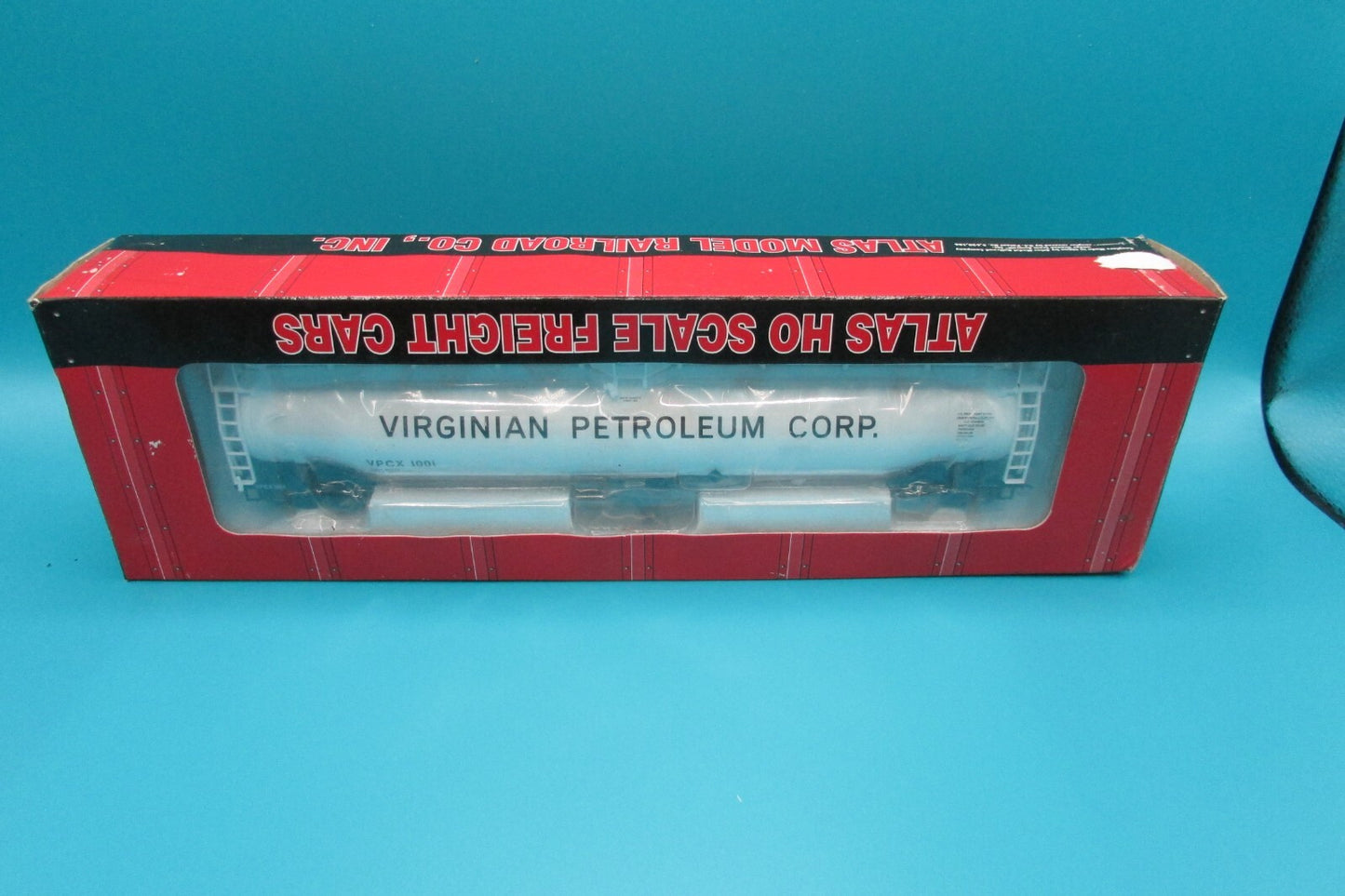 HO Scale Atlas 1733-1 ACF 33,000 Gallons Tank Car    A4423