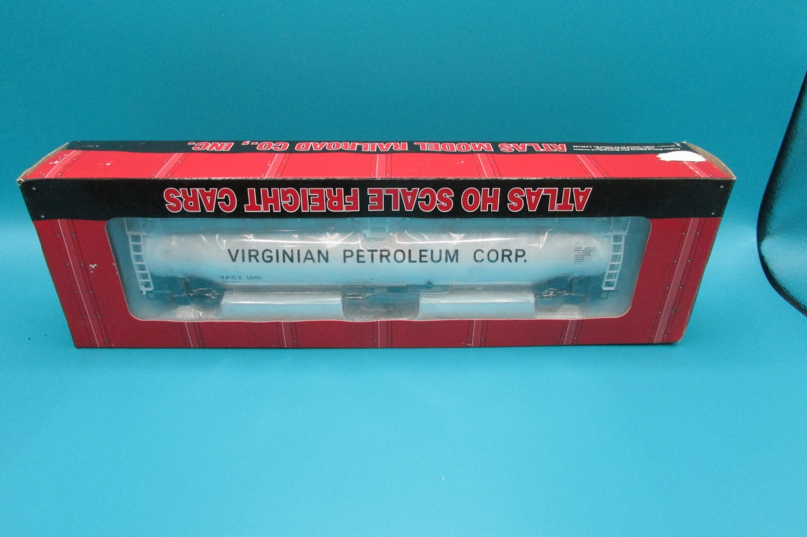 HO Scale Atlas 1733-1 ACF 33,000 Gallons Tank Car    A4423