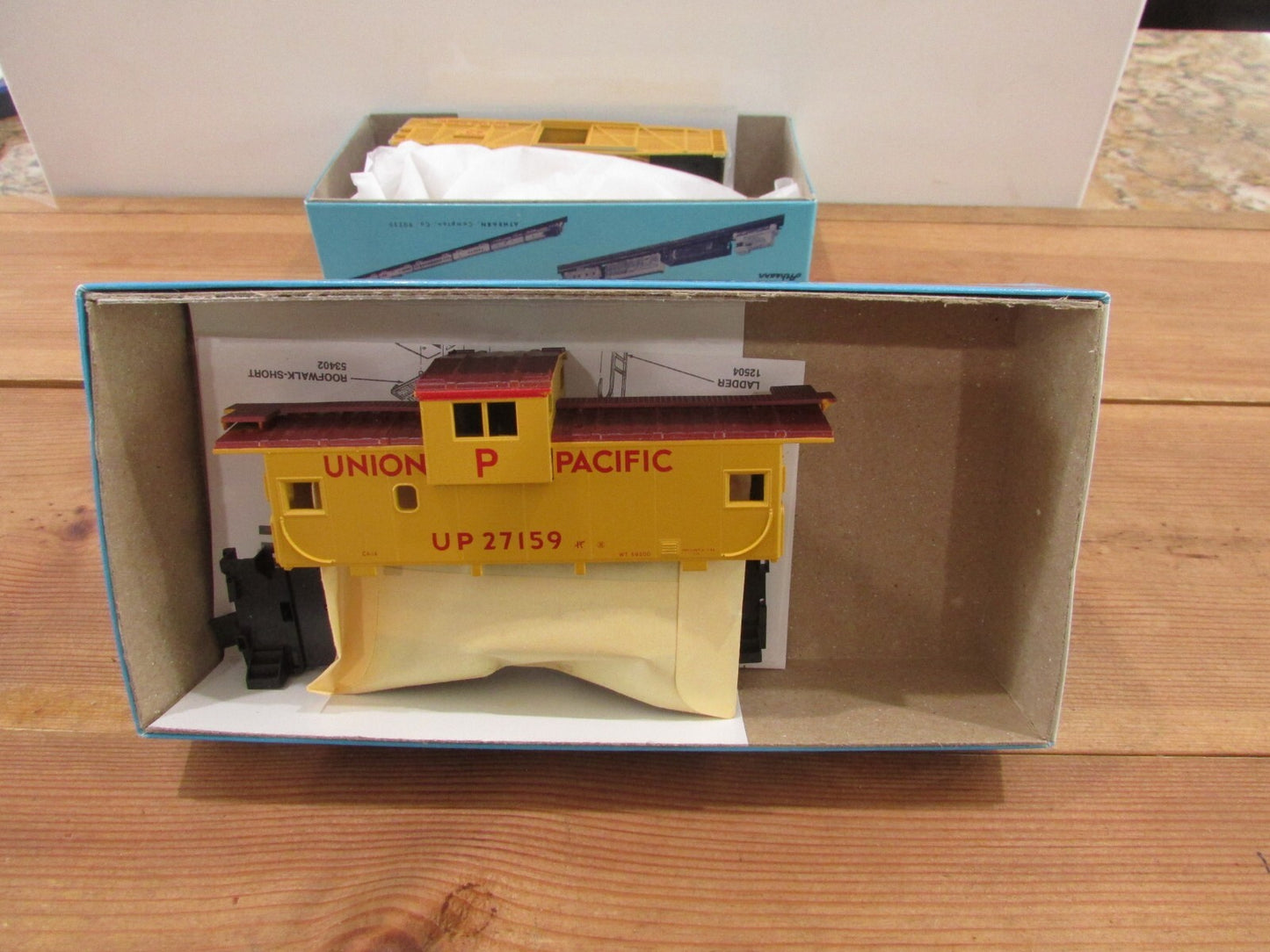 HO Scale Athearn (3) Assorted Freight Cars Union Pacific Kits  Lot#1654