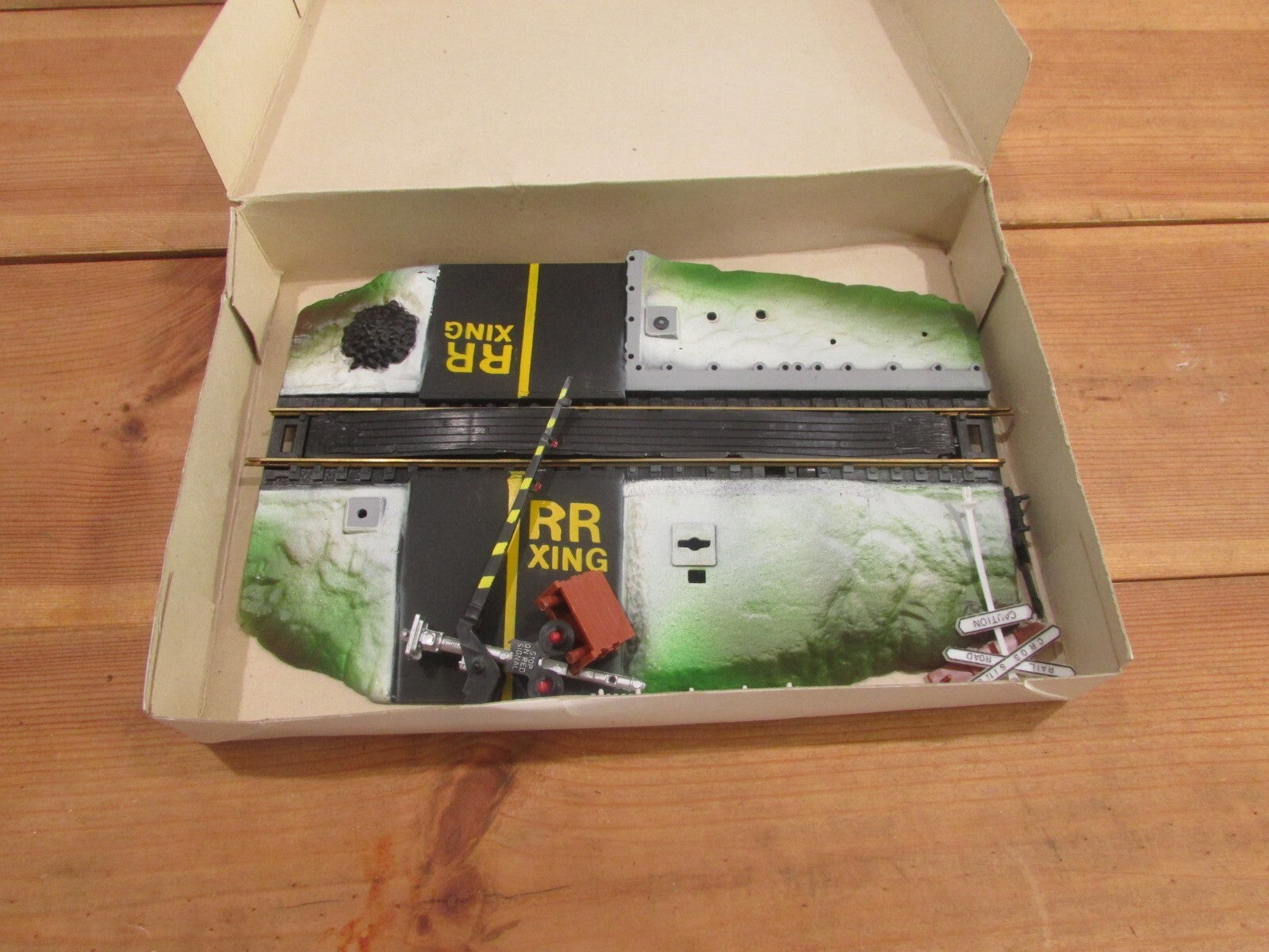 Ho Scale Life-Like 8209 Crossing Gate Kit Lot#1057