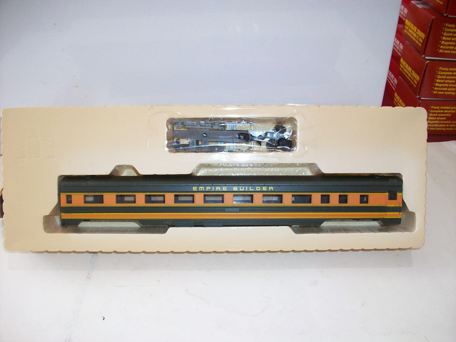 HO Scale Con-Cor  0001-807108 85' Corrugated Coach Great Northern Lot#0484