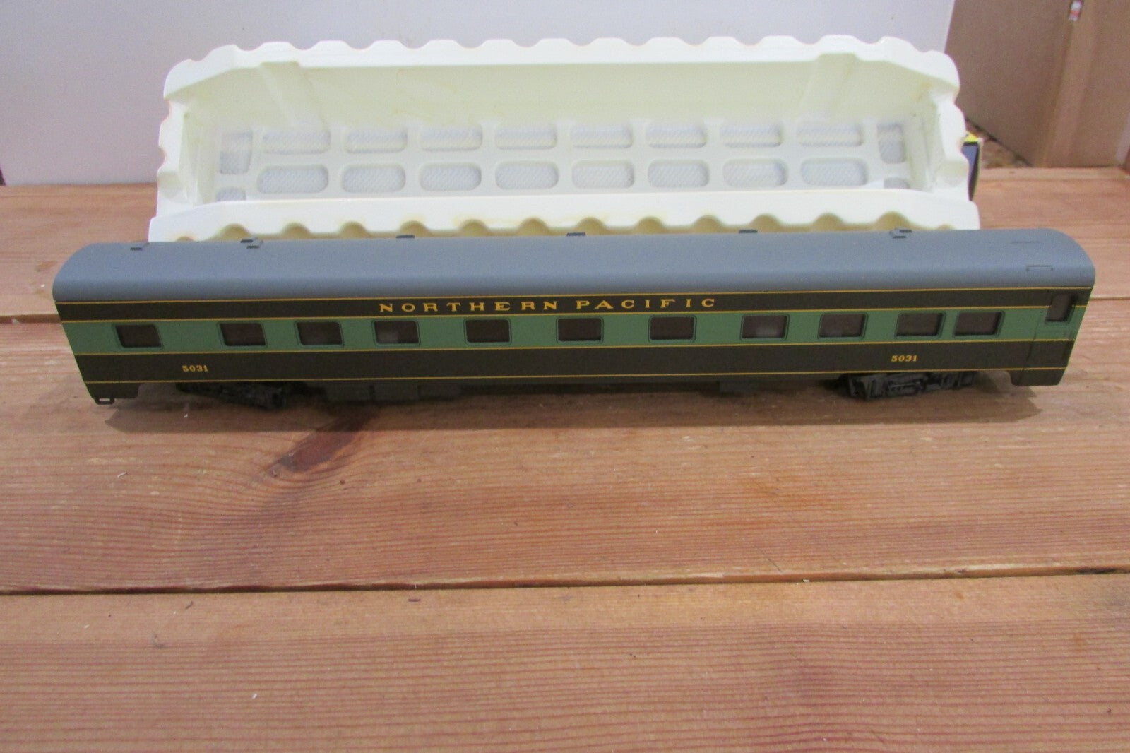 HO Scale Rivarossi 1930 Duplex Sleeper Northern Pacific Lot#3986