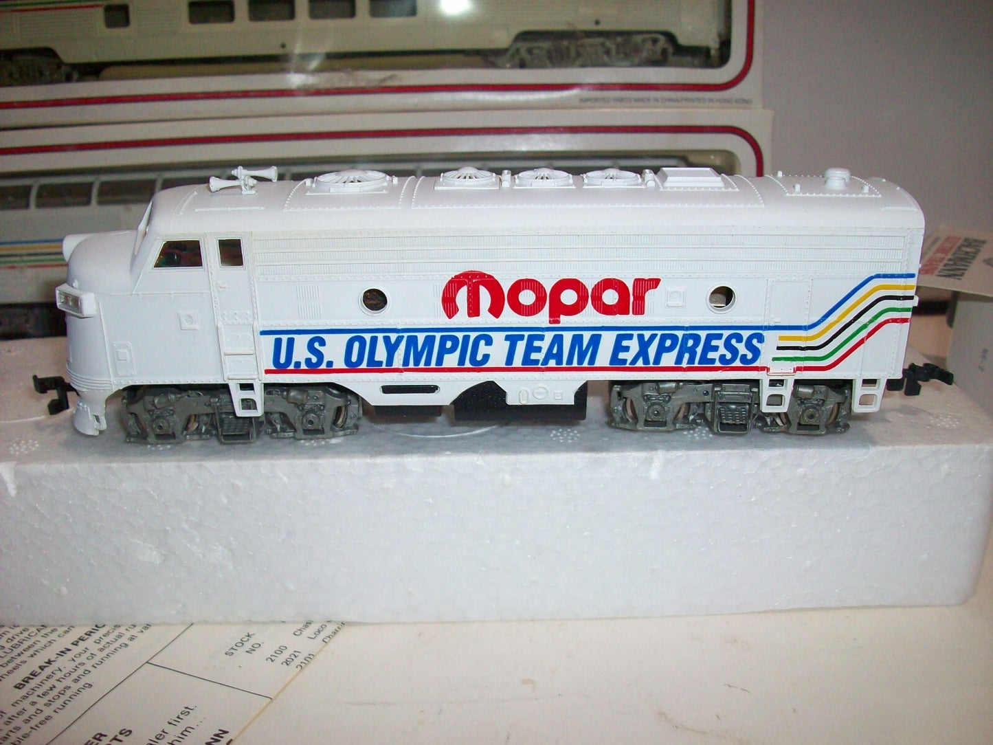 HO Scale Limited Edition Collectors Set US Olympic Team Barcelona 1992 Lot#4124