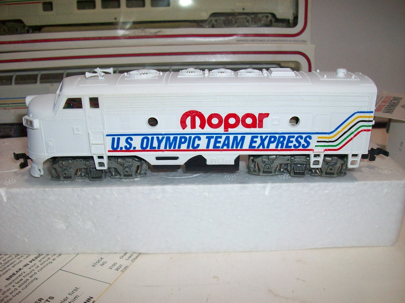 HO Scale Limited Edition Collectors Set US Olympic Team Barcelona 1992 Lot#4124