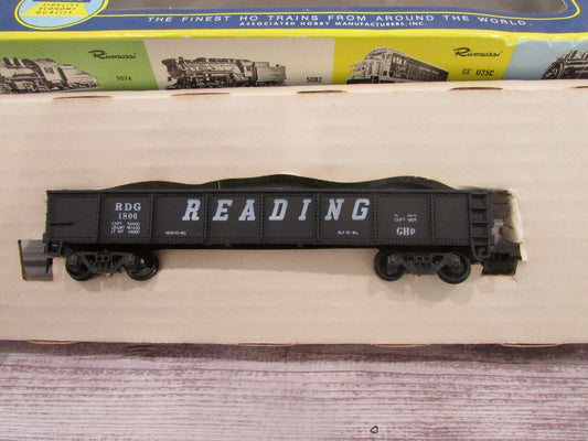 HO Scale AHM 5536 (1)Gondola Car with Load "Reading"