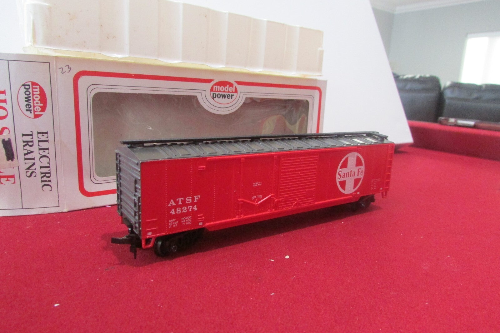 HO Scale Model Power 9039 Santa Fe Freight Car #48274 Lot#0388