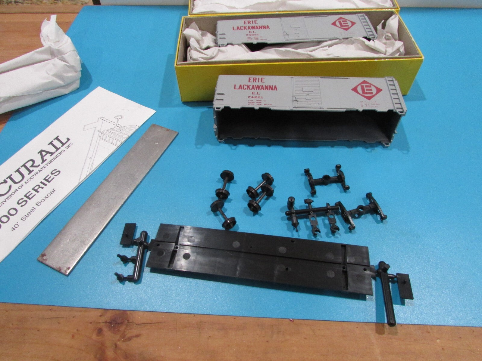 HO Scale Accurail  (3Cars) 40' AAR Steel Box Car Erie-Lackawanna Lot#1340