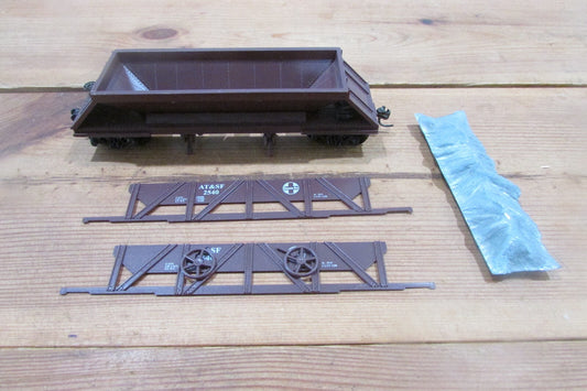 HO Scale RoundHouse Sand and Graver Hopper Santa Fe RH4380