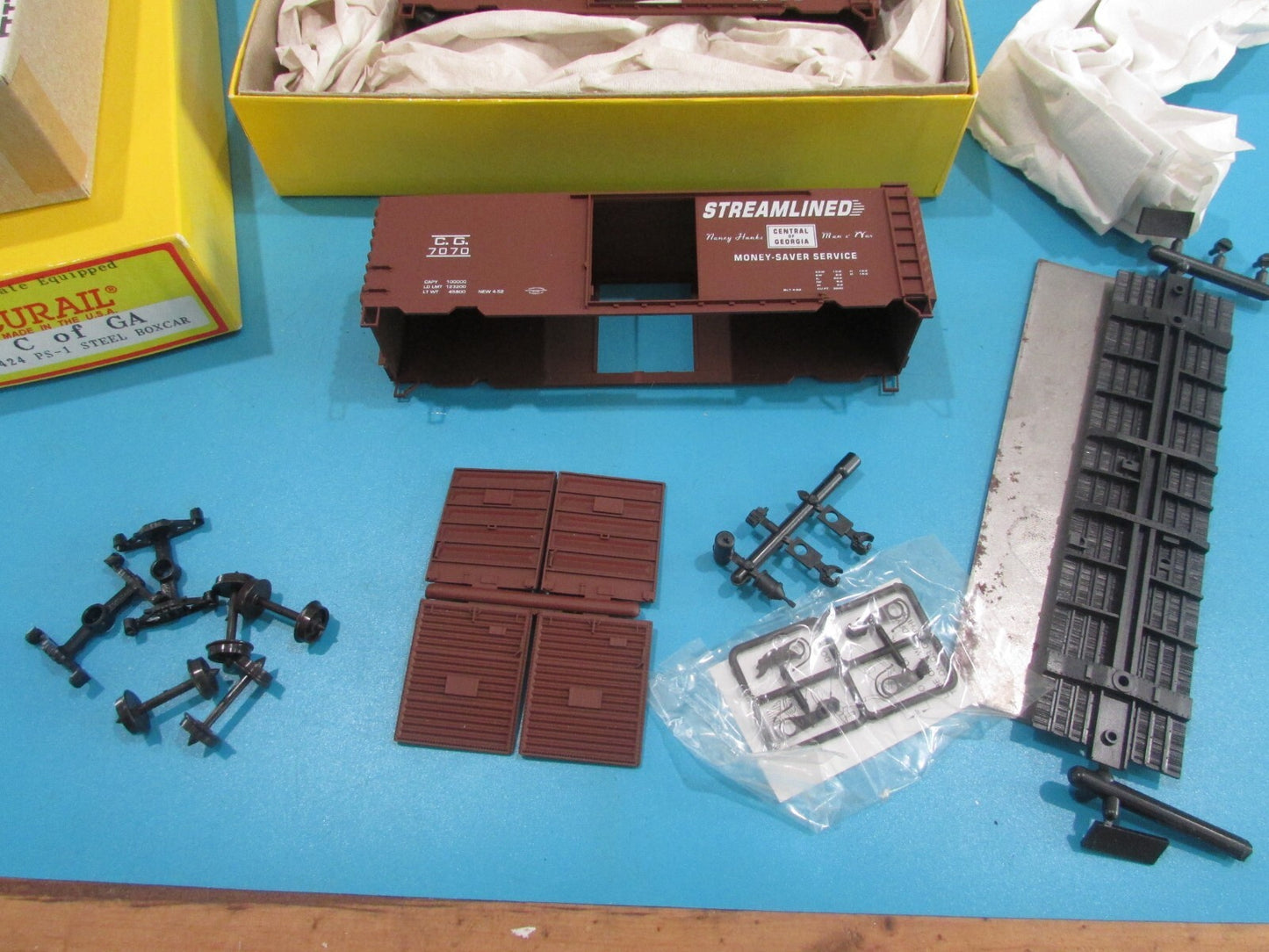 HO Scale Accurail 3424 (3car) 40' PS-1 Steel Box Car Central of Georgia Lot#1496