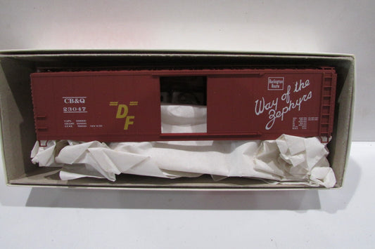 HO Scale Accurail 5008 50'  AAR Steel Boxcar CB&Q